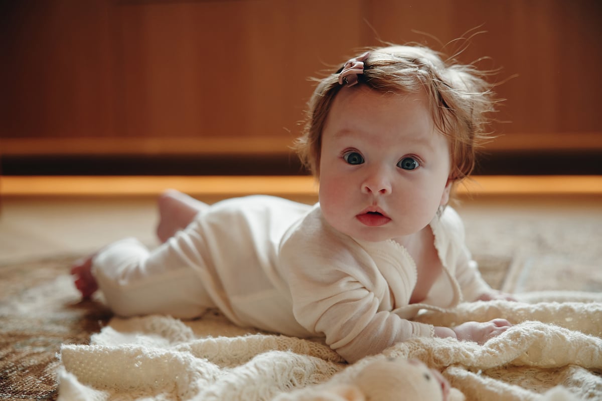 Gullkorn Vakke Ull Babydress Varm Hvit