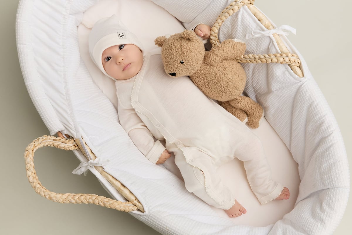 Gullkorn Vakke Ull Babydress Varm Hvit