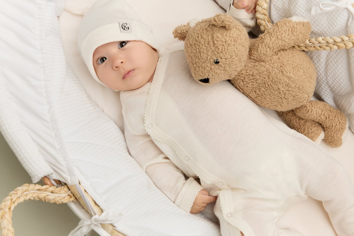Gullkorn Vakke Ull Babydress Varm Hvit