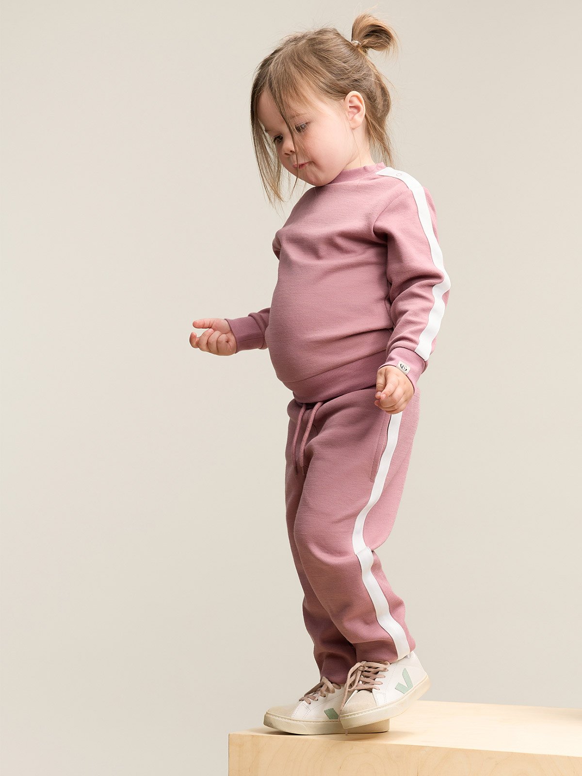 Gullkorn Syen Ullgenser Støvrosa